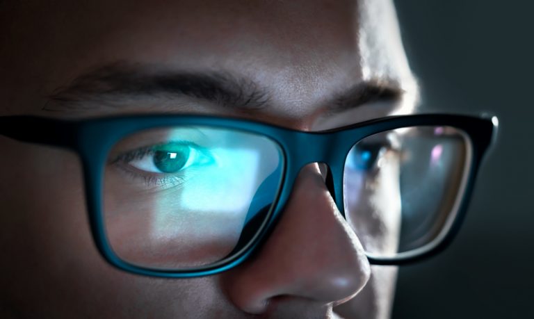 Importance of wearing blue light glasses