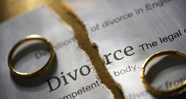 The importance of hiring divorce lawyers